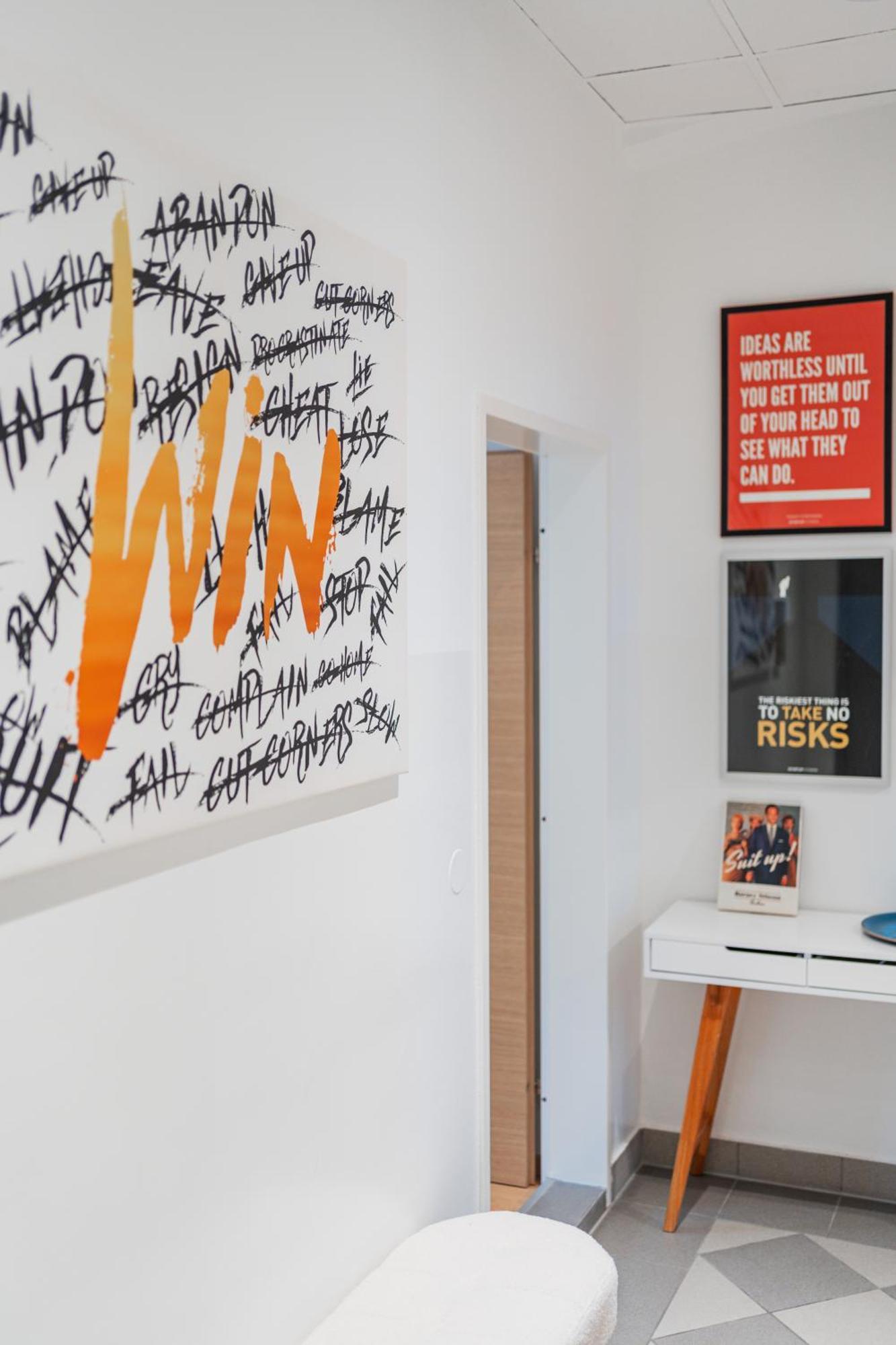74 Living Apartment