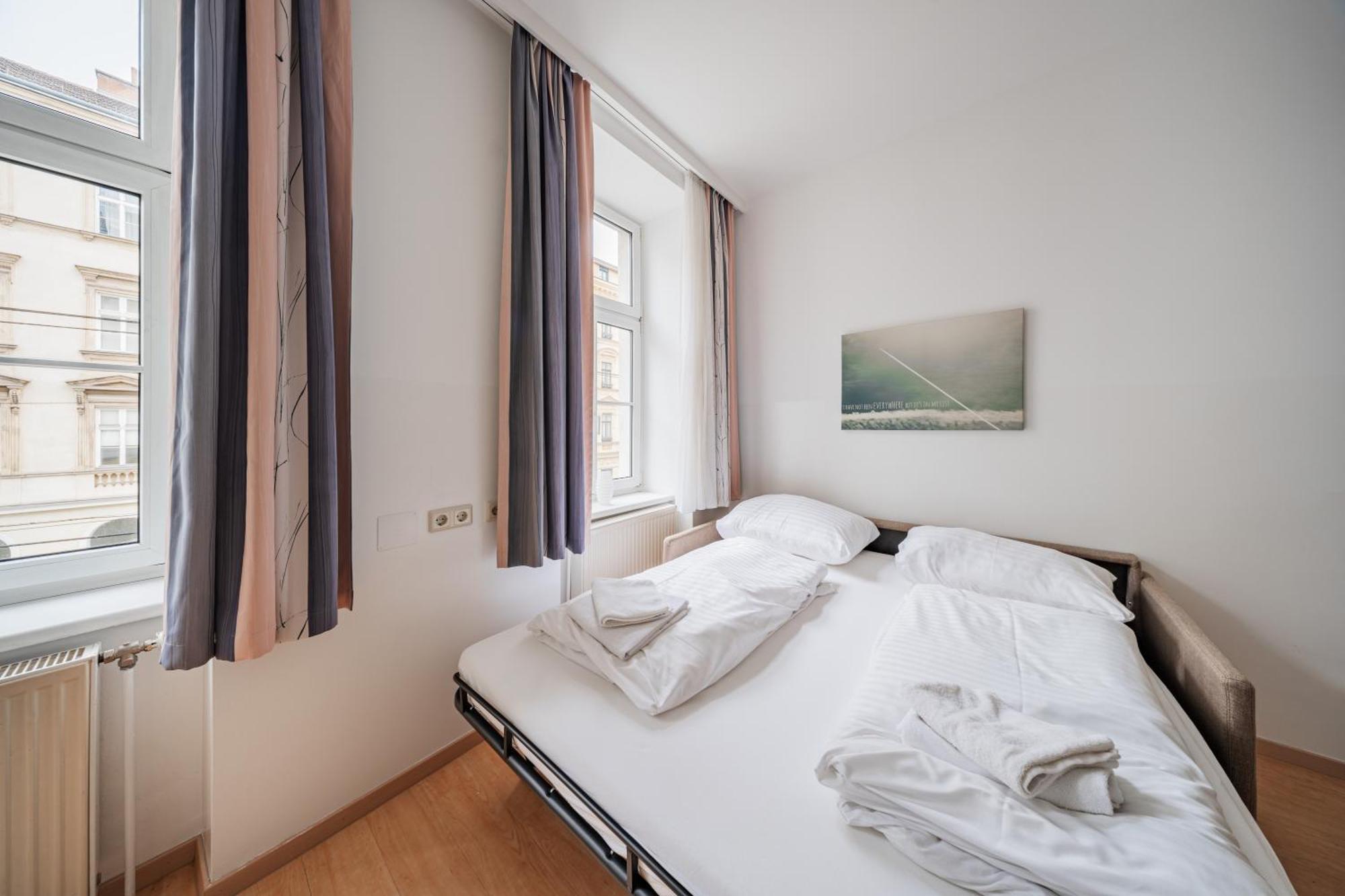 74 Living Apartment
